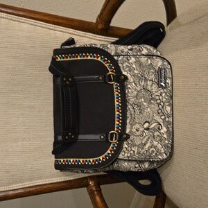 Sakroots Black and Cream Women's Backpack Crossbody BRAND NEW